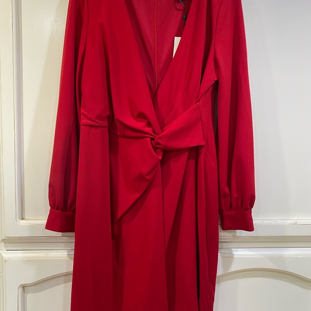 DKNY NEVER WORN RED COCKTAIL DRESS
